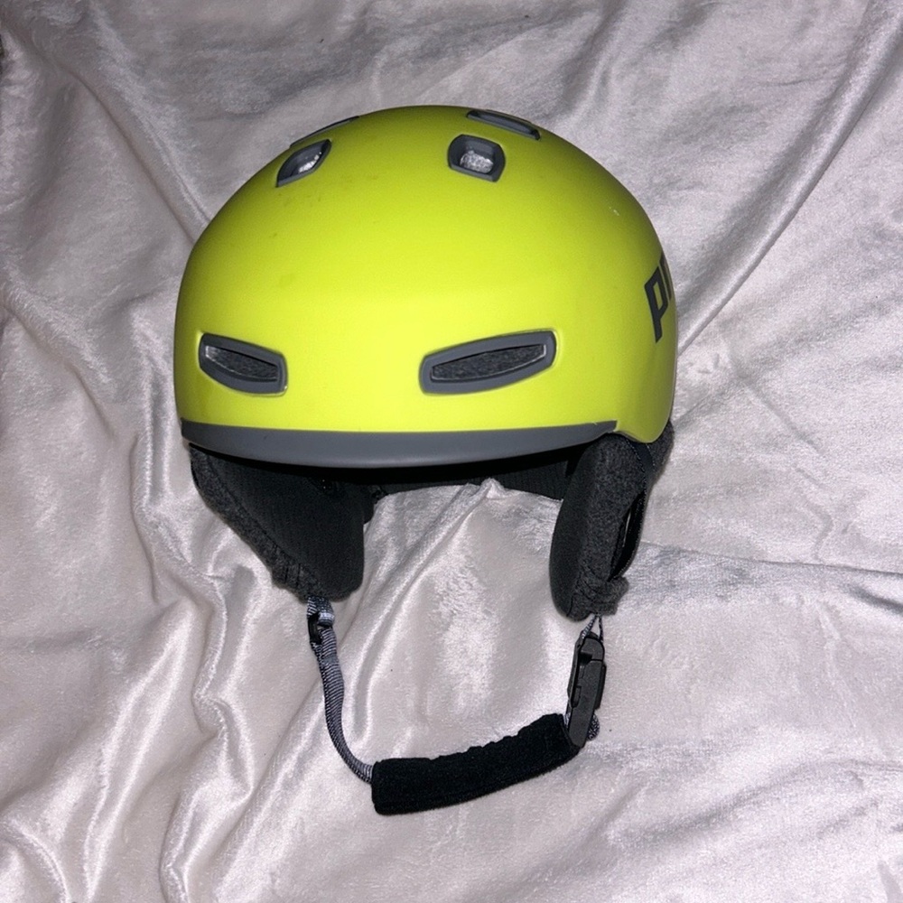 Pret size small ski helmet